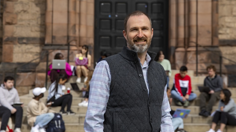 Erick Loucks researches the benefits of mindfulness practice on healthy aging, which include better cardiovascular health and cognition in older adults.