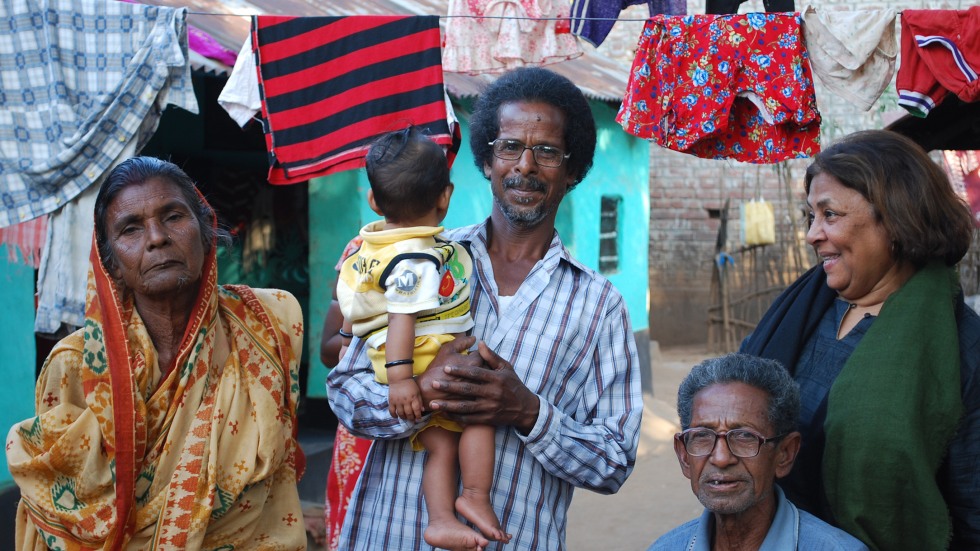 Fruzzetti visiting Matur, a long-time interlocutor, and his son's family in Bishnupur.